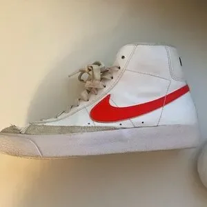 Nike Shoes Blazer Mid 77 Vintage White Blue Red Womans Shoe